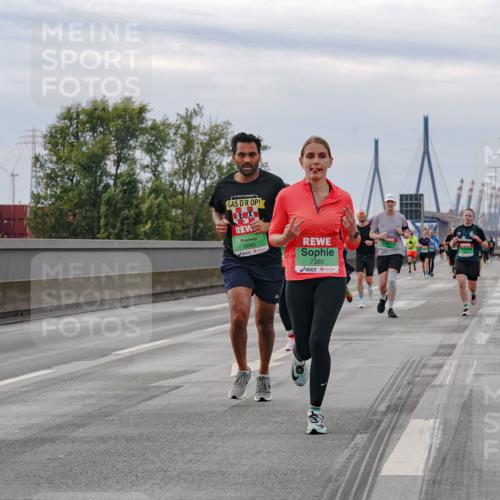 03.10.2025 - Köhlbrandbrückenlauf Michael Burmester http://msf.ph/oto/9160050 03.10.2025 15:49:55 Position 3 9666, 7386 meine-sportfotos.de