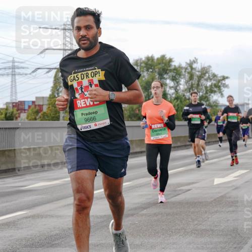 03.10.2025 - Köhlbrandbrückenlauf Michael Burmester http://msf.ph/oto/9160056 03.10.2025 15:49:58 Position 3 9666, 8994 meine-sportfotos.de
