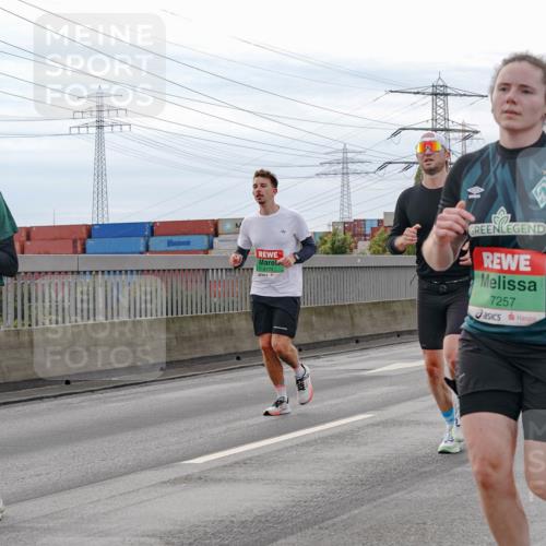 03.10.2025 - Köhlbrandbrückenlauf Michael Burmester http://msf.ph/oto/9160074 03.10.2025 15:50:04 Position 3 9746, 8779, 7257 meine-sportfotos.de