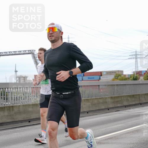 03.10.2025 - Köhlbrandbrückenlauf Michael Burmester http://msf.ph/oto/9160077 03.10.2025 15:50:05 Position 3 8779 meine-sportfotos.de