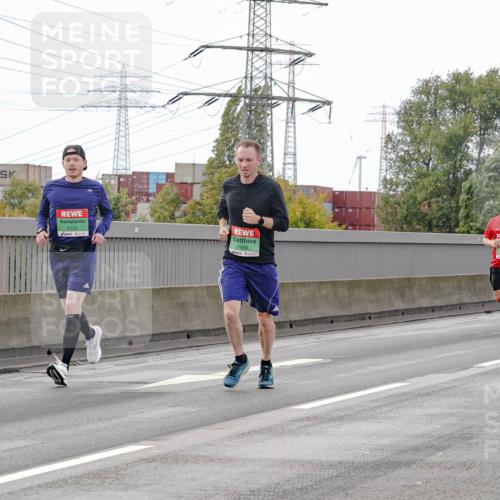 03.10.2025 - Köhlbrandbrückenlauf Michael Burmester http://msf.ph/oto/9160080 03.10.2025 15:50:07 Position 3 9103, 7099 meine-sportfotos.de