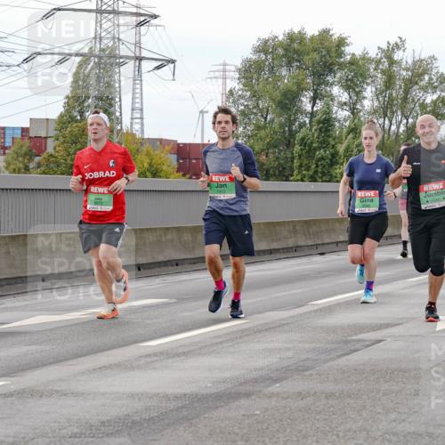 03.10.2025 - Köhlbrandbrückenlauf Michael Burmester http://msf.ph/oto/9160085 03.10.2025 15:50:11 Position 3 7923, 8048, 8049 meine-sportfotos.de