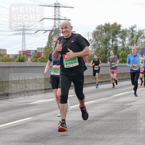 03.10.2025 - Köhlbrandbrückenlauf Michael Burmester http://msf.ph/oto/9160095 03.10.2025 15:50:13 Position 3 8048, 8049 meine-sportfotos.de