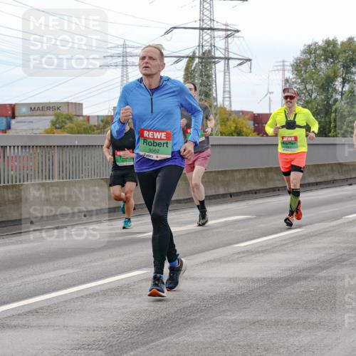 03.10.2025 - Köhlbrandbrückenlauf Michael Burmester http://msf.ph/oto/9160101 03.10.2025 15:50:16 Position 3 9562, 7411 meine-sportfotos.de