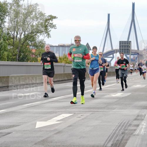 03.10.2025 - Köhlbrandbrückenlauf Michael Burmester http://msf.ph/oto/9160126 03.10.2025 15:50:26 Position 3 9176 meine-sportfotos.de