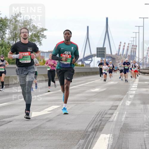 03.10.2025 - Köhlbrandbrückenlauf Michael Burmester http://msf.ph/oto/9160146 03.10.2025 15:50:35 Position 3 9010 meine-sportfotos.de
