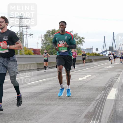 03.10.2025 - Köhlbrandbrückenlauf Michael Burmester http://msf.ph/oto/9160150 03.10.2025 15:50:37 Position 3 9010, 9632 meine-sportfotos.de