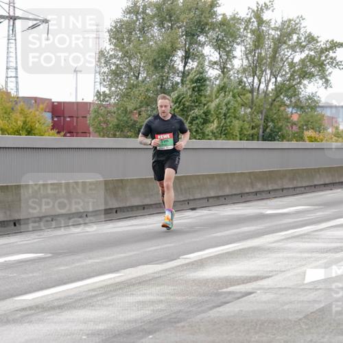 03.10.2025 - Köhlbrandbrückenlauf Michael Burmester http://msf.ph/oto/9160159 03.10.2025 15:50:43 Position 3 7147 meine-sportfotos.de