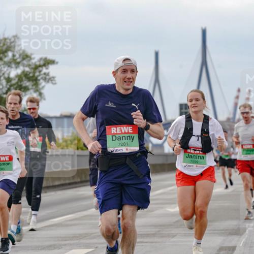 03.10.2025 - Köhlbrandbrückenlauf Michael Burmester http://msf.ph/oto/9160171 03.10.2025 15:50:49 Position 3 7245, 7281, 7599 meine-sportfotos.de