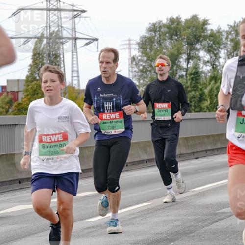 03.10.2025 - Köhlbrandbrückenlauf Michael Burmester http://msf.ph/oto/9160179 03.10.2025 15:50:52 Position 3 7297, 7224, 7245, 7599 meine-sportfotos.de