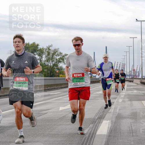 03.10.2025 - Köhlbrandbrückenlauf Michael Burmester http://msf.ph/oto/9160184 03.10.2025 15:50:55 Position 3 7201, 8784, 8786 meine-sportfotos.de