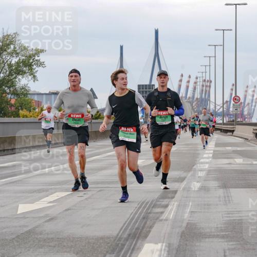 03.10.2025 - Köhlbrandbrückenlauf Michael Burmester http://msf.ph/oto/9160194 03.10.2025 15:51:01 Position 3 7239, 7248, 1, 12, 5 meine-sportfotos.de
