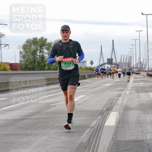 03.10.2025 - Köhlbrandbrückenlauf Michael Burmester http://msf.ph/oto/9160202 03.10.2025 15:51:05 Position 3 39, 7221 meine-sportfotos.de