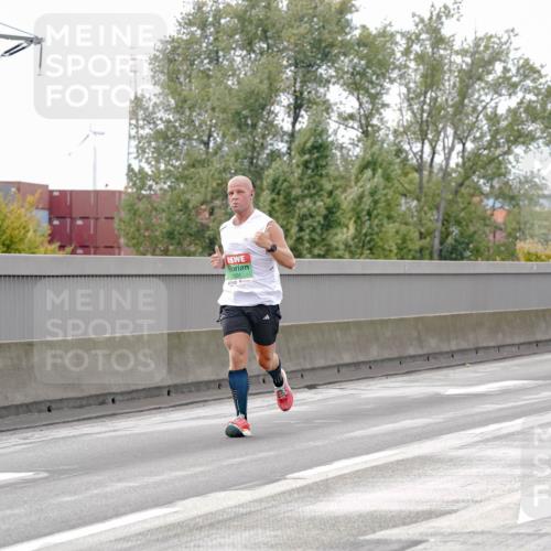 03.10.2025 - Köhlbrandbrückenlauf Michael Burmester http://msf.ph/oto/9160204 03.10.2025 15:51:08 Position 3  meine-sportfotos.de