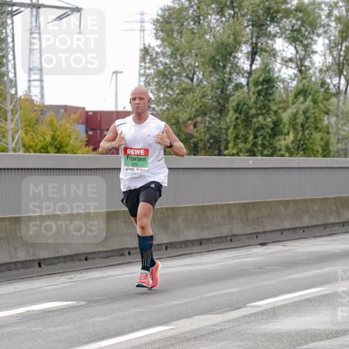 03.10.2025 - Köhlbrandbrückenlauf Michael Burmester http://msf.ph/oto/9160207 03.10.2025 15:51:09 Position 3 7031 meine-sportfotos.de