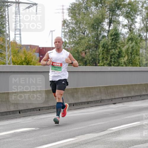 03.10.2025 - Köhlbrandbrückenlauf Michael Burmester http://msf.ph/oto/9160208 03.10.2025 15:51:09 Position 3 7031 meine-sportfotos.de