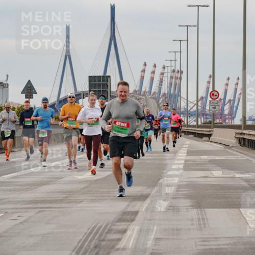 03.10.2025 - Köhlbrandbrückenlauf Michael Burmester http://msf.ph/oto/9160209 03.10.2025 15:51:11 Position 3 8995, 12, 5 meine-sportfotos.de