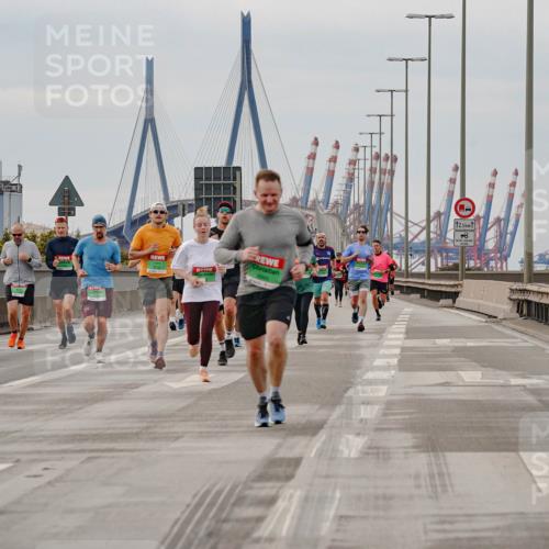 03.10.2025 - Köhlbrandbrückenlauf Michael Burmester http://msf.ph/oto/9160210 03.10.2025 15:51:12 Position 3 12, 5 meine-sportfotos.de