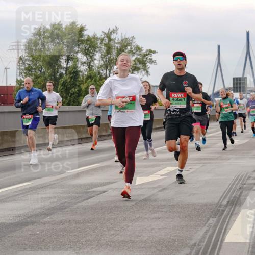 03.10.2025 - Köhlbrandbrückenlauf Michael Burmester http://msf.ph/oto/9160224 03.10.2025 15:51:19 Position 3 7862, 9511 meine-sportfotos.de