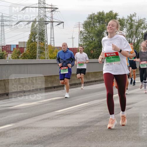 03.10.2025 - Köhlbrandbrückenlauf Michael Burmester http://msf.ph/oto/9160227 03.10.2025 15:51:20 Position 3 7862, 9511, 11 meine-sportfotos.de