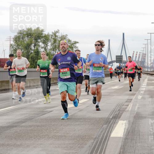 03.10.2025 - Köhlbrandbrückenlauf Michael Burmester http://msf.ph/oto/9160246 03.10.2025 15:51:28 Position 3 7192, 7338 meine-sportfotos.de