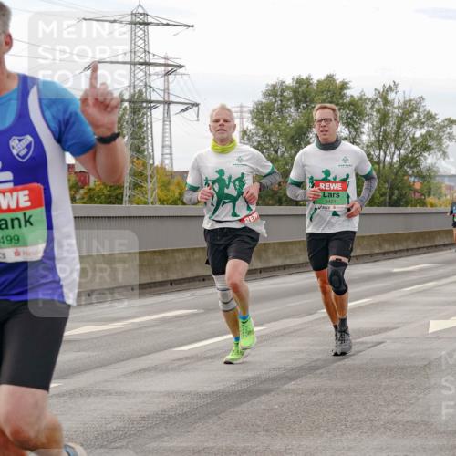 03.10.2025 - Köhlbrandbrückenlauf Michael Burmester http://msf.ph/oto/9160258 03.10.2025 15:51:32 Position 3 9499, 9421, 9191 meine-sportfotos.de