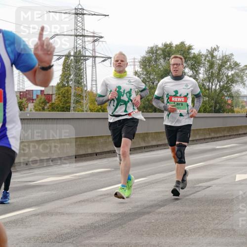 03.10.2025 - Köhlbrandbrückenlauf Michael Burmester http://msf.ph/oto/9160259 03.10.2025 15:51:32 Position 3 9499, 421, 4, 9191 meine-sportfotos.de