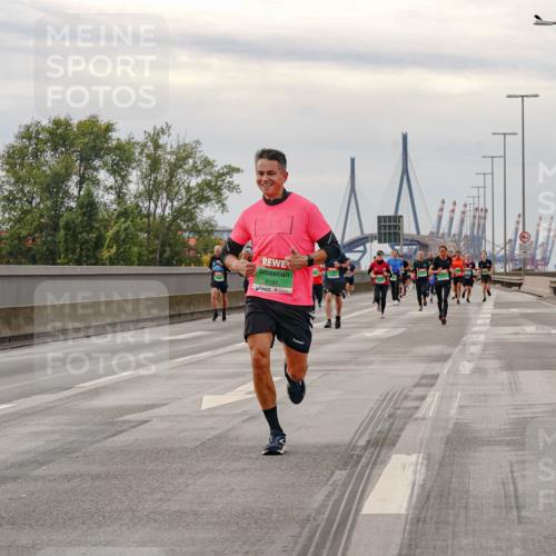 03.10.2025 - Köhlbrandbrückenlauf Michael Burmester http://msf.ph/oto/9160261 03.10.2025 15:51:34 Position 3 9421, 9191 meine-sportfotos.de