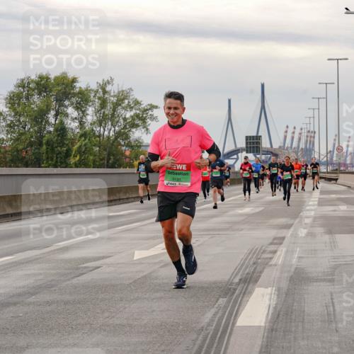 03.10.2025 - Köhlbrandbrückenlauf Michael Burmester http://msf.ph/oto/9160262 03.10.2025 15:51:34 Position 3 21, 9191 meine-sportfotos.de