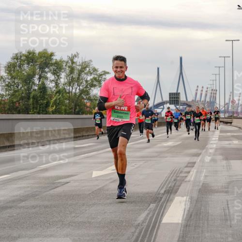 03.10.2025 - Köhlbrandbrückenlauf Michael Burmester http://msf.ph/oto/9160263 03.10.2025 15:51:34 Position 3 9421, 9191 meine-sportfotos.de