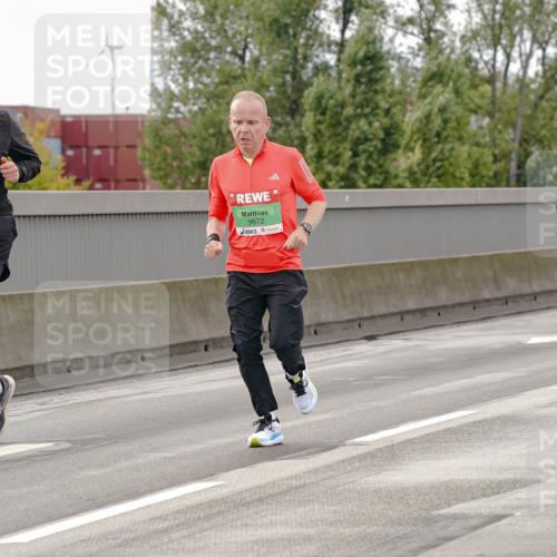 03.10.2025 - Köhlbrandbrückenlauf Michael Burmester http://msf.ph/oto/9160279 03.10.2025 15:51:42 Position 3 8937, 9672, 7428 meine-sportfotos.de