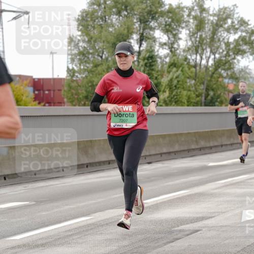 03.10.2025 - Köhlbrandbrückenlauf Michael Burmester http://msf.ph/oto/9160282 03.10.2025 15:51:45 Position 3 28, 7207, 92, 7611 meine-sportfotos.de