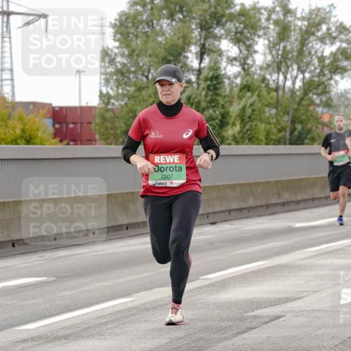 03.10.2025 - Köhlbrandbrückenlauf Michael Burmester http://msf.ph/oto/9160283 03.10.2025 15:51:45 Position 3 7207, 92, 7611 meine-sportfotos.de