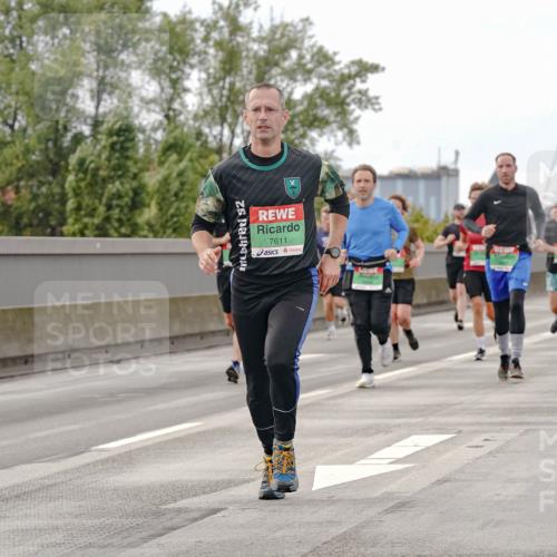 03.10.2025 - Köhlbrandbrückenlauf Michael Burmester http://msf.ph/oto/9160285 03.10.2025 15:51:46 Position 3 7611 meine-sportfotos.de