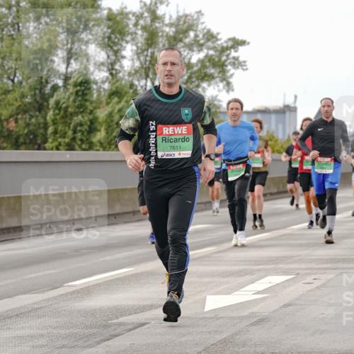 03.10.2025 - Köhlbrandbrückenlauf Michael Burmester http://msf.ph/oto/9160286 03.10.2025 15:51:46 Position 3 92, 7611 meine-sportfotos.de
