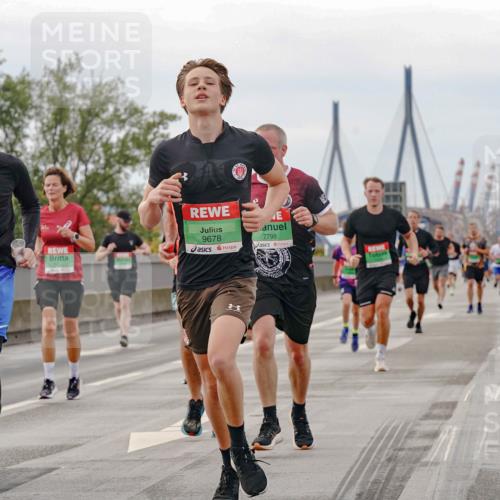 03.10.2025 - Köhlbrandbrückenlauf Michael Burmester http://msf.ph/oto/9160295 03.10.2025 15:51:51 Position 3 9299, 9678, 7798, 7151 meine-sportfotos.de