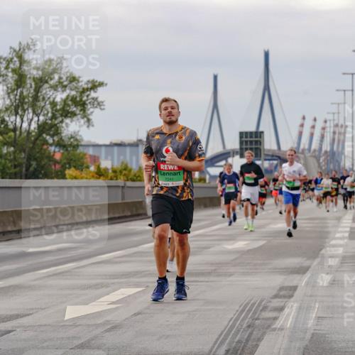 03.10.2025 - Köhlbrandbrückenlauf Michael Burmester http://msf.ph/oto/9160319 03.10.2025 15:52:03 Position 3 7241 meine-sportfotos.de