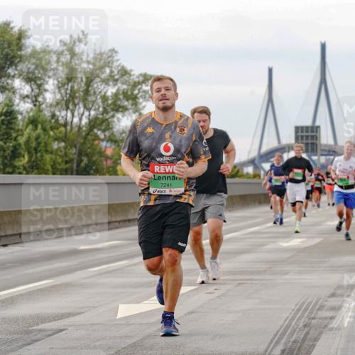 03.10.2025 - Köhlbrandbrückenlauf Michael Burmester http://msf.ph/oto/9160321 03.10.2025 15:52:05 Position 3 7241 meine-sportfotos.de