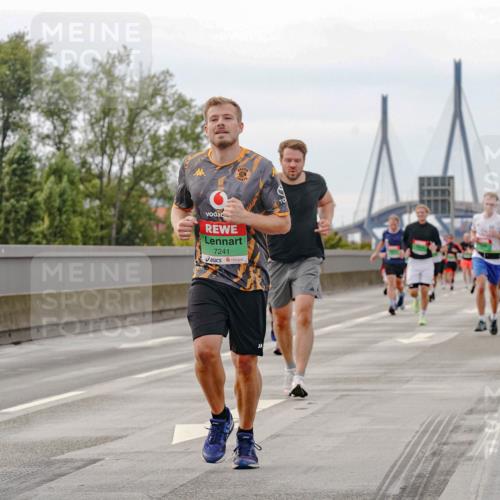 03.10.2025 - Köhlbrandbrückenlauf Michael Burmester http://msf.ph/oto/9160322 03.10.2025 15:52:05 Position 3 7241 meine-sportfotos.de