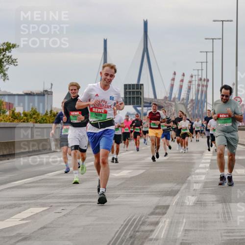 03.10.2025 - Köhlbrandbrückenlauf Michael Burmester http://msf.ph/oto/9160327 03.10.2025 15:52:10 Position 3 8818 meine-sportfotos.de