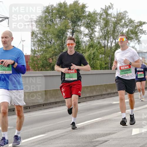 03.10.2025 - Köhlbrandbrückenlauf Michael Burmester http://msf.ph/oto/9160343 03.10.2025 15:52:19 Position 3 7302, 9696, 7526, 7546 meine-sportfotos.de