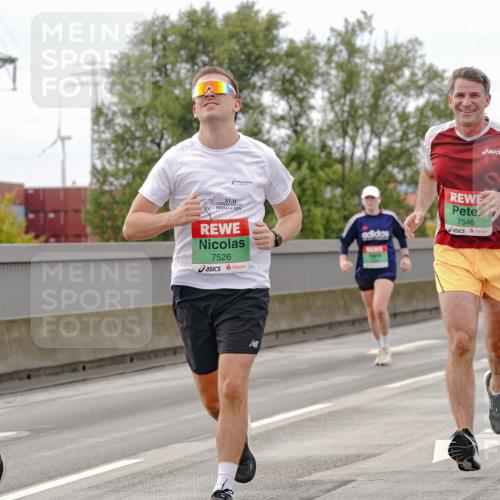 03.10.2025 - Köhlbrandbrückenlauf Michael Burmester http://msf.ph/oto/9160347 03.10.2025 15:52:20 Position 3 9696, 7526, 7546 meine-sportfotos.de