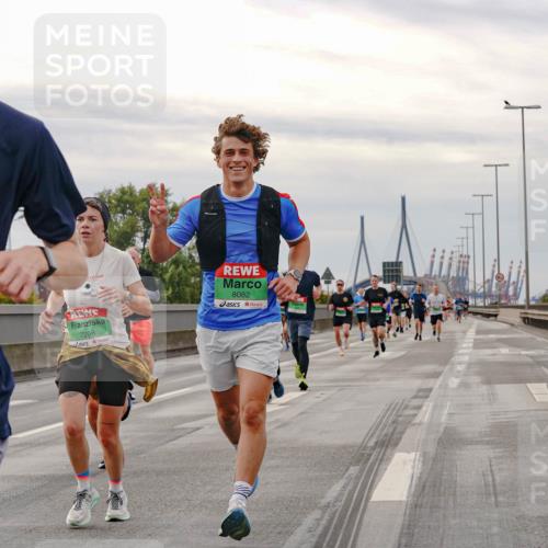 03.10.2025 - Köhlbrandbrückenlauf Michael Burmester http://msf.ph/oto/9160364 03.10.2025 15:52:29 Position 3 9473, 7296, 8082 meine-sportfotos.de