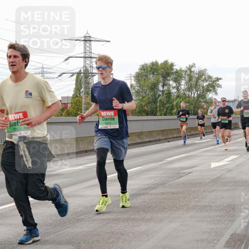 03.10.2025 - Köhlbrandbrückenlauf Michael Burmester http://msf.ph/oto/9160376 03.10.2025 15:52:33 Position 3 9483, 7263, 9475 meine-sportfotos.de