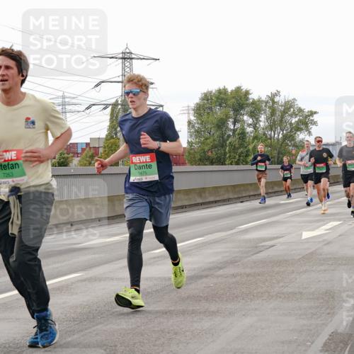 03.10.2025 - Köhlbrandbrückenlauf Michael Burmester http://msf.ph/oto/9160377 03.10.2025 15:52:33 Position 3 7263, 9475 meine-sportfotos.de