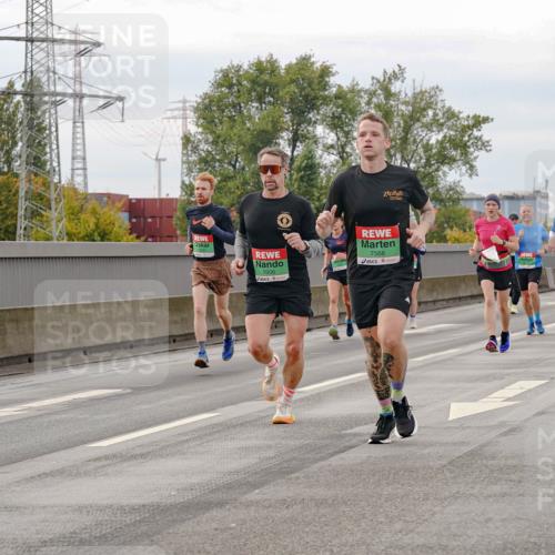 03.10.2025 - Köhlbrandbrückenlauf Michael Burmester http://msf.ph/oto/9160382 03.10.2025 15:52:35 Position 3 7006, 7568 meine-sportfotos.de