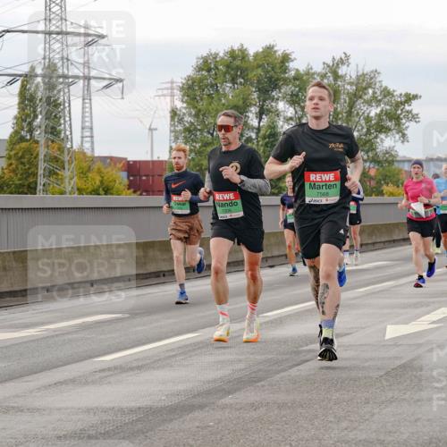 03.10.2025 - Köhlbrandbrückenlauf Michael Burmester http://msf.ph/oto/9160383 03.10.2025 15:52:35 Position 3 7006, 7568 meine-sportfotos.de
