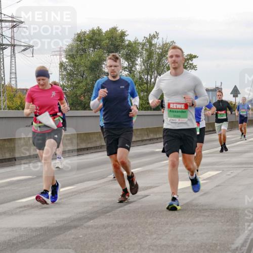 03.10.2025 - Köhlbrandbrückenlauf Michael Burmester http://msf.ph/oto/9160393 03.10.2025 15:52:40 Position 3 1801, 9584 meine-sportfotos.de