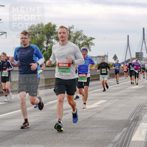 03.10.2025 - Köhlbrandbrückenlauf Michael Burmester http://msf.ph/oto/9160394 03.10.2025 15:52:41 Position 3 9584, 9596 meine-sportfotos.de