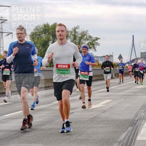 03.10.2025 - Köhlbrandbrückenlauf Michael Burmester http://msf.ph/oto/9160396 03.10.2025 15:52:41 Position 3 9584, 9596 meine-sportfotos.de